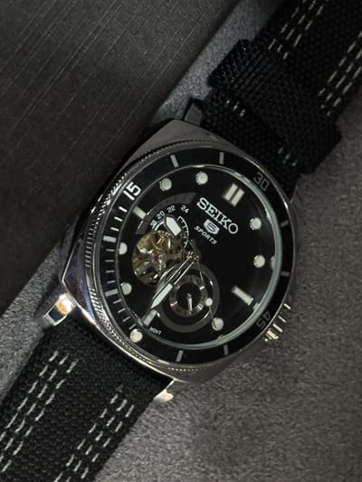 (AAA) copy Seiko 5 Sports automatic watch with a black dial and a black nylon strap_img_0