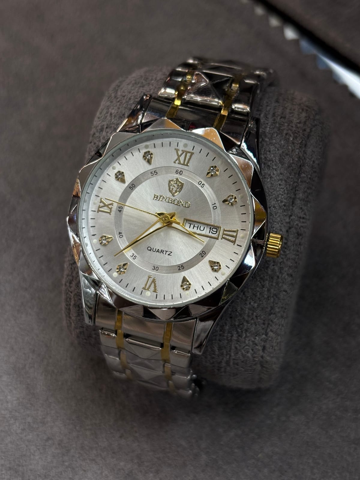 Bindbond daimond glass watch